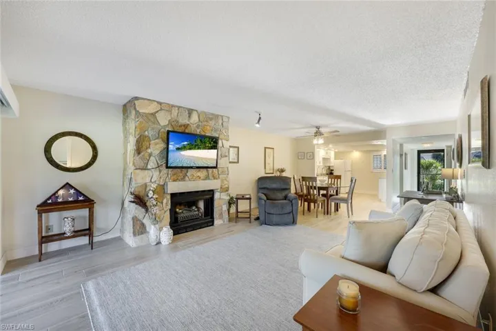 Large Screen TV Stays Also!