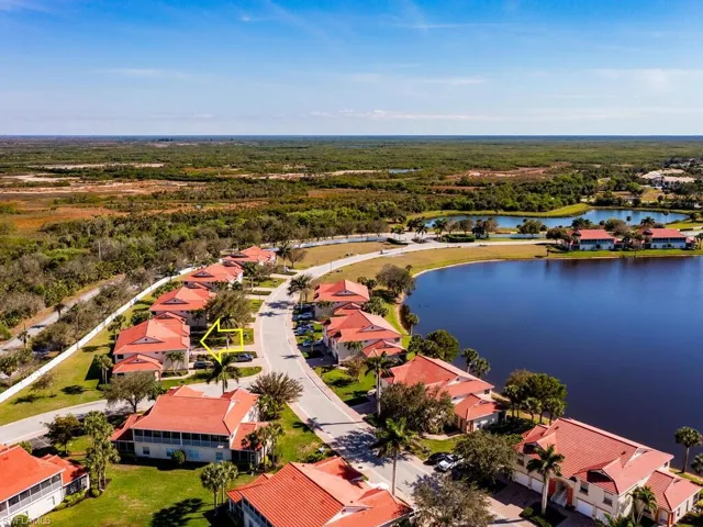 25058  Peacock  LN, Naples, FL 34114