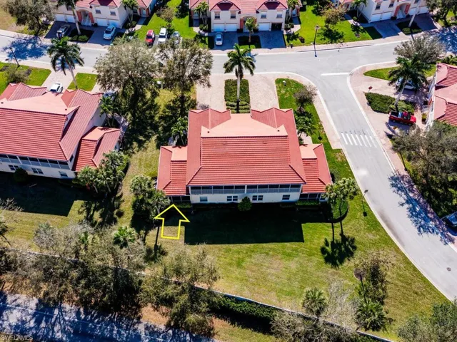 25058  Peacock  LN, Naples, FL 34114