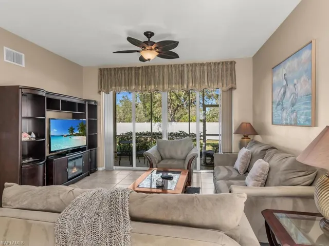 25058  Peacock  LN, Naples, FL 34114