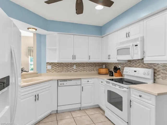 25058  Peacock  LN, Naples, FL 34114