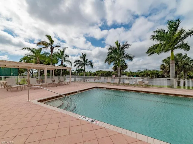 25058  Peacock  LN, Naples, FL 34114