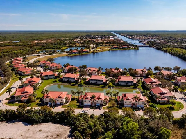 25058  Peacock  LN, Naples, FL 34114