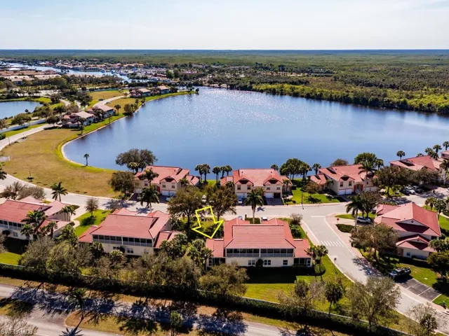 25058  Peacock  LN, Naples, FL 34114