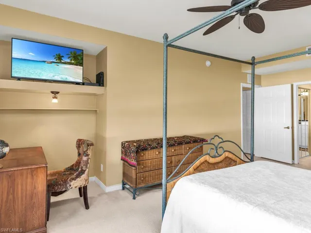 25058  Peacock  LN, Naples, FL 34114