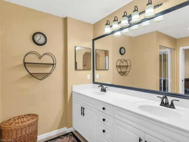 25058  Peacock  LN, Naples, FL 34114