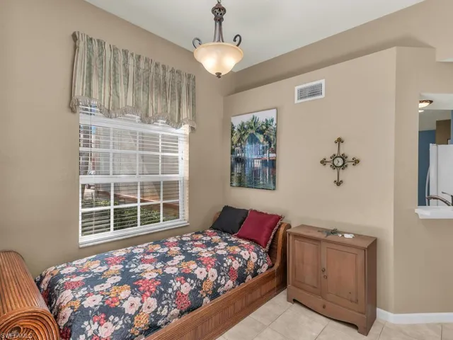 25058  Peacock  LN, Naples, FL 34114