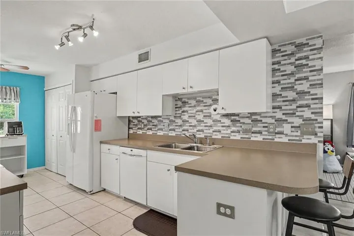 15405 Cedarwood Ln 201, Naples, Florida 34110