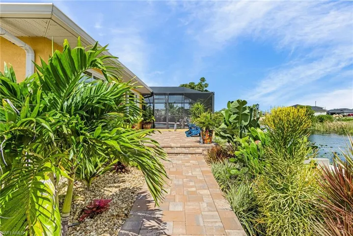 1205 Ne 11th Ter, Cape Coral, Florida 33909