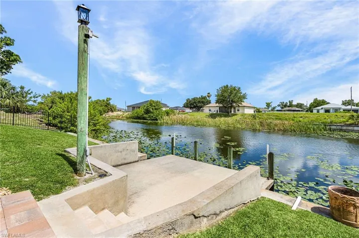 1205 Ne 11th Ter, Cape Coral, Florida 33909