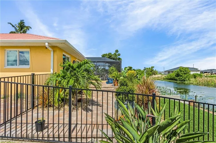 1205 Ne 11th Ter, Cape Coral, Florida 33909