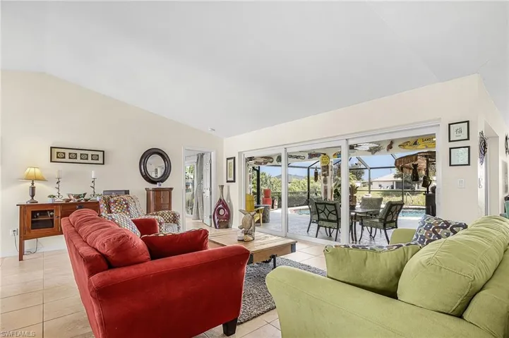 1205 Ne 11th Ter, Cape Coral, Florida 33909