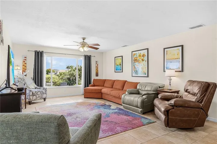 1205 Ne 11th Ter, Cape Coral, Florida 33909