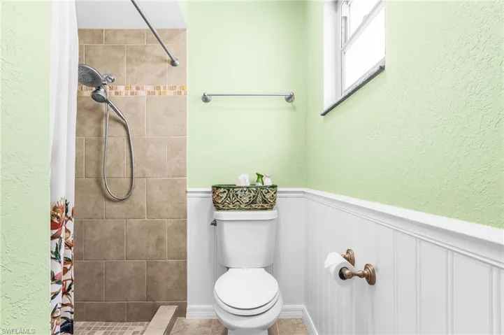 1205 Ne 11th Ter, Cape Coral, Florida 33909