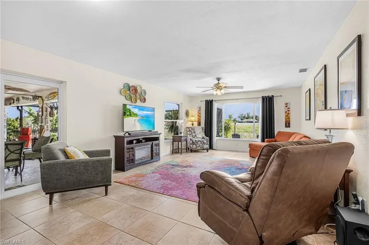 1205 Ne 11th Ter, Cape Coral, Florida 33909