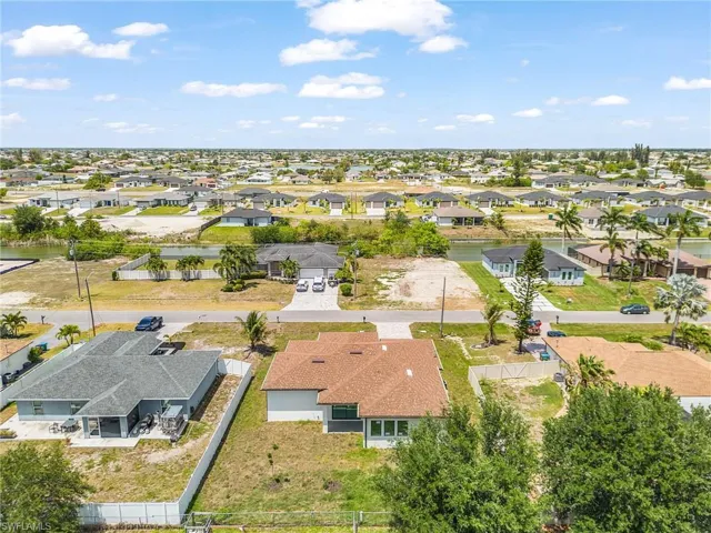 324 NE 15th  ST, Cape Coral, FL 33909