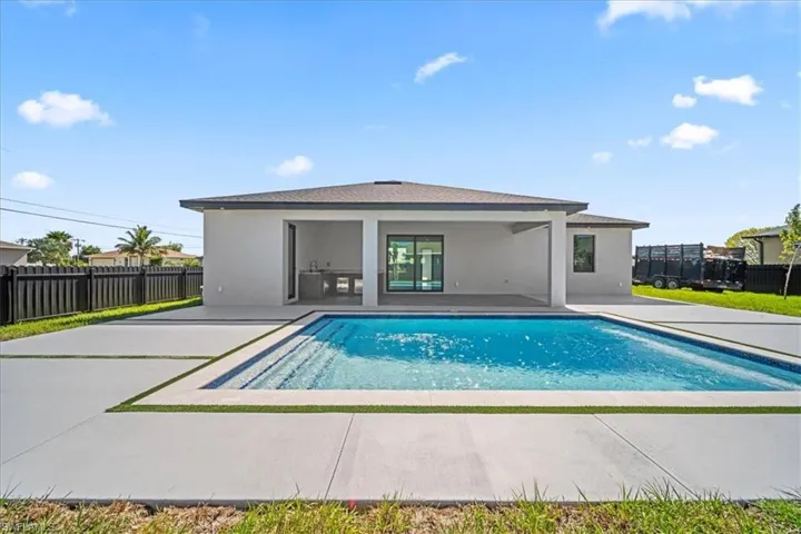 1420 Ne 12th Pl, Cape Coral, Florida 33909