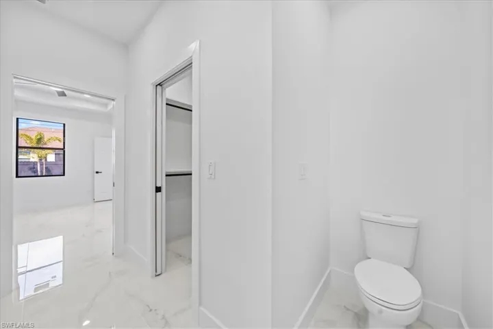 1420 Ne 12th Pl, Cape Coral, Florida 33909