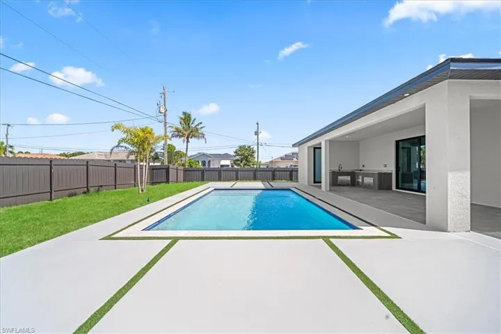 1420 Ne 12th Pl, Cape Coral, Florida 33909