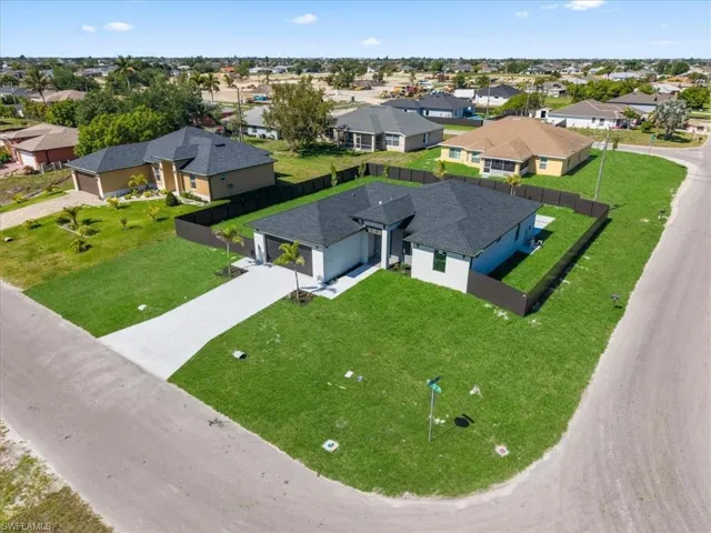 1420 Ne 12th Pl, Cape Coral, Florida 33909