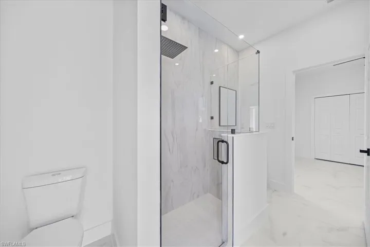 1420 Ne 12th Pl, Cape Coral, Florida 33909