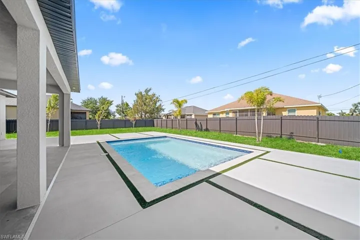 1420 Ne 12th Pl, Cape Coral, Florida 33909