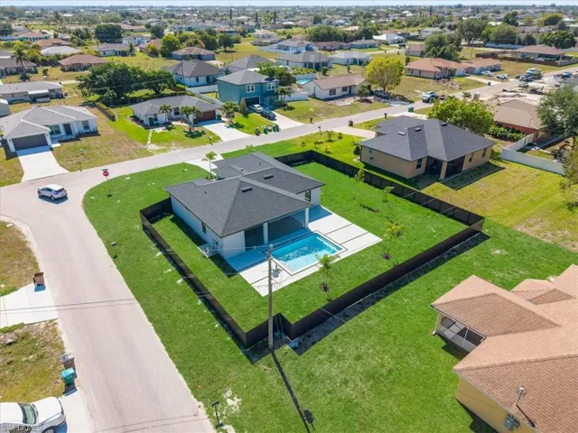 1420 Ne 12th Pl, Cape Coral, Florida 33909
