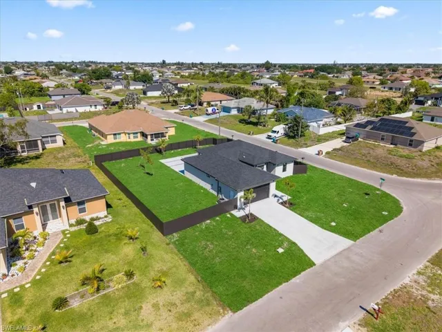 1420 Ne 12th Pl, Cape Coral, Florida 33909