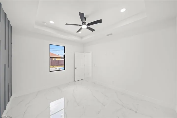 1420 Ne 12th Pl, Cape Coral, Florida 33909