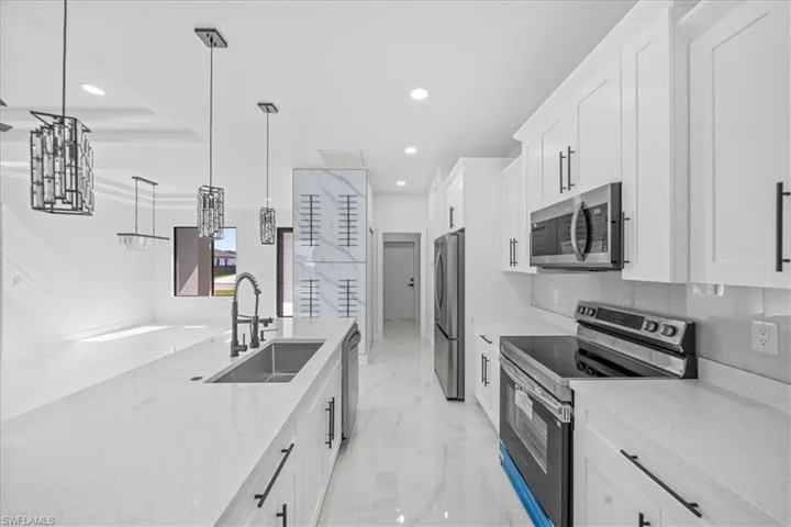 1420 Ne 12th Pl, Cape Coral, Florida 33909