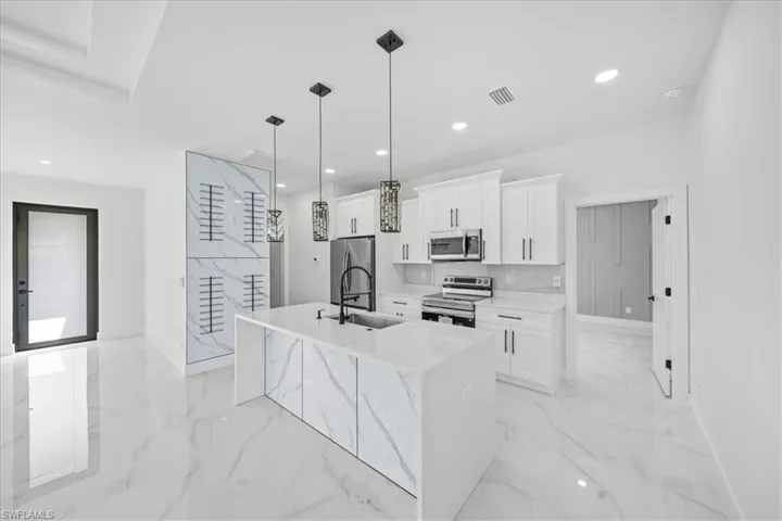 1420 Ne 12th Pl, Cape Coral, Florida 33909