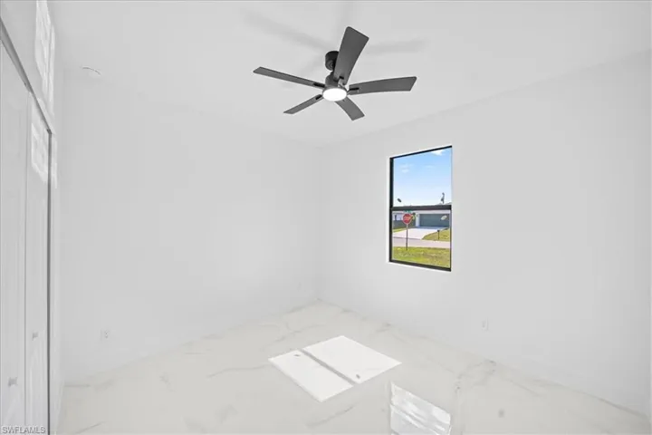 1420 Ne 12th Pl, Cape Coral, Florida 33909