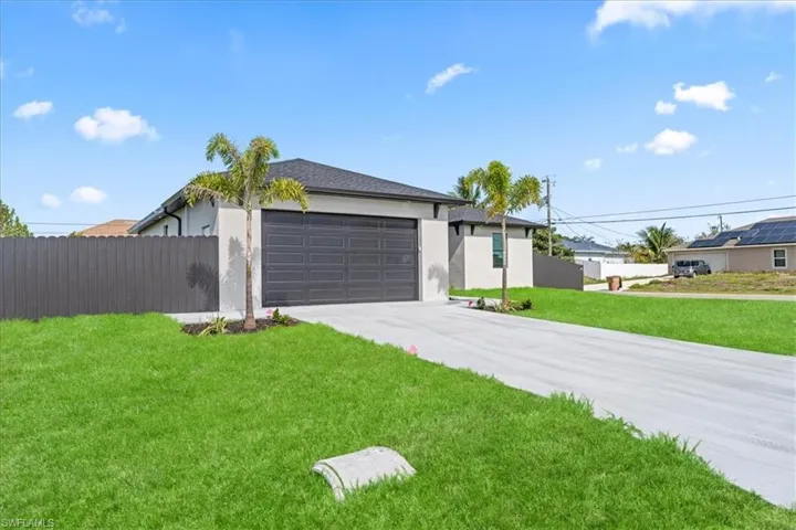 1420 Ne 12th Pl, Cape Coral, Florida 33909