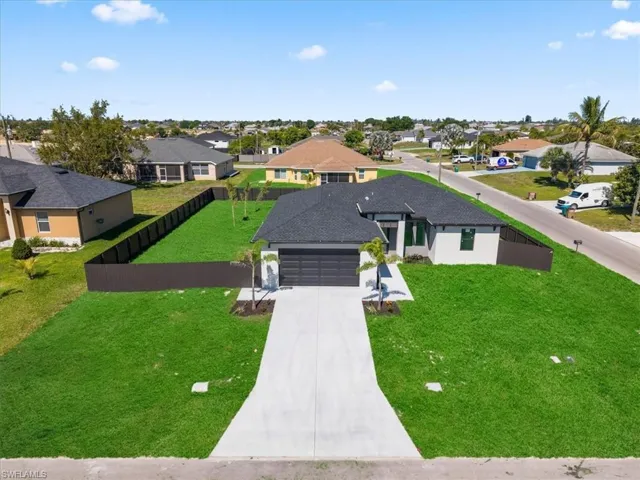 1420 Ne 12th Pl, Cape Coral, Florida 33909