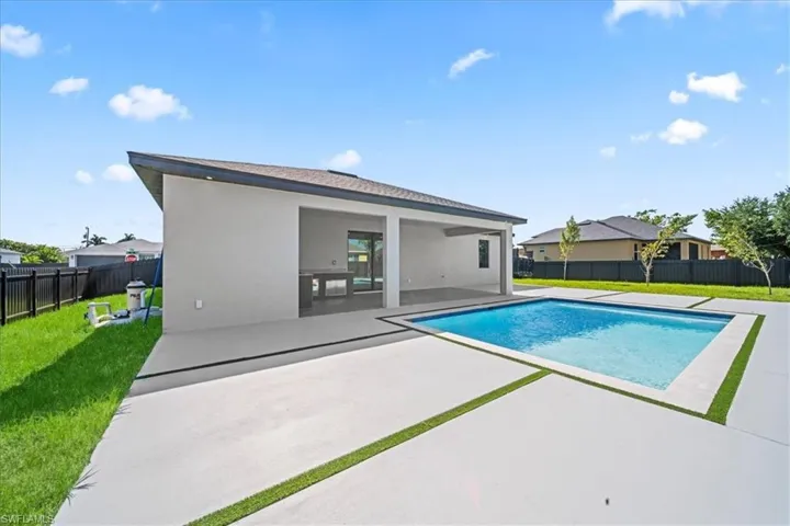 1420 Ne 12th Pl, Cape Coral, Florida 33909