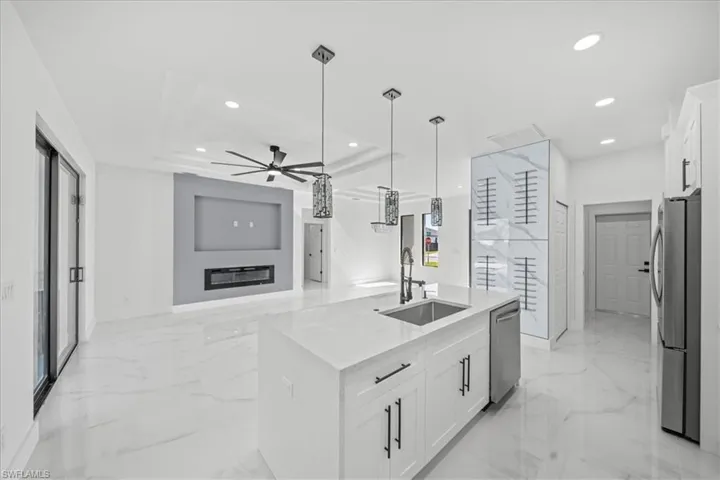 1420 Ne 12th Pl, Cape Coral, Florida 33909