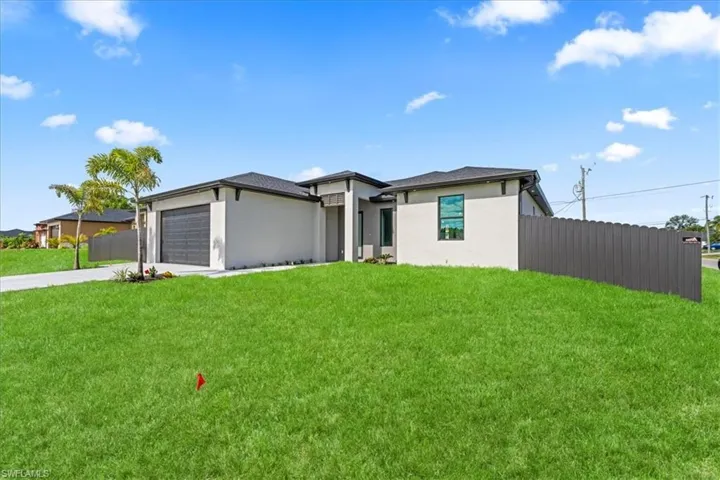 1420 Ne 12th Pl, Cape Coral, Florida 33909