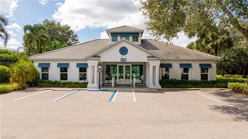 6225  Wilshire Pines  CIR, Naples, FL 34109