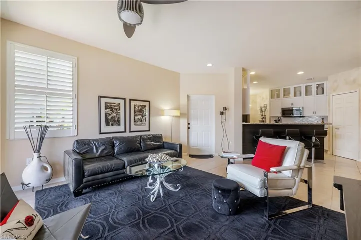 6225  Wilshire Pines  CIR, Naples, FL 34109