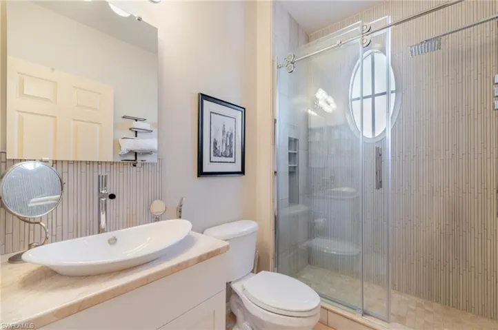 6225  Wilshire Pines  CIR, Naples, FL 34109