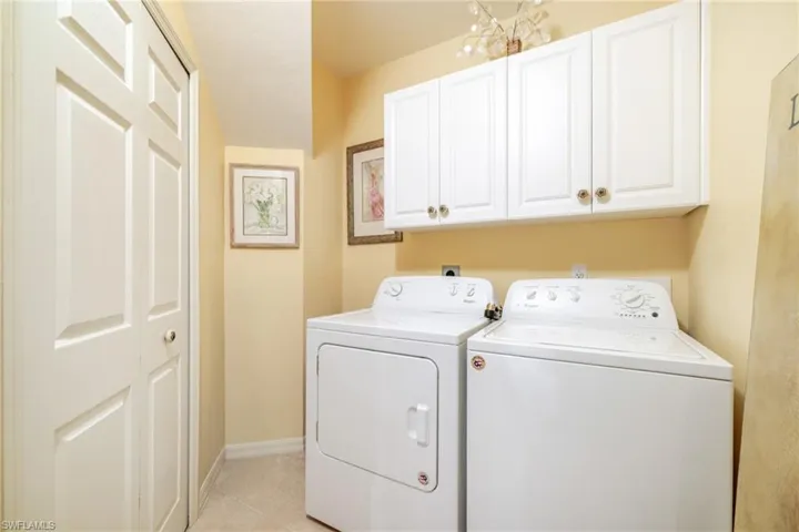 6225  Wilshire Pines  CIR, Naples, FL 34109
