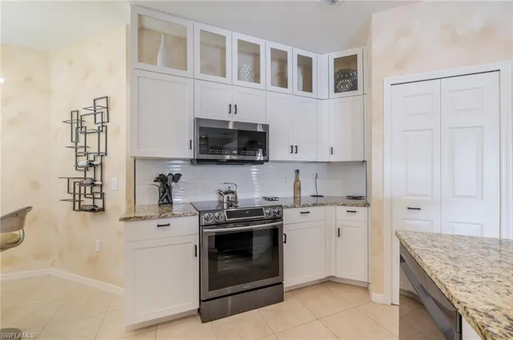 6225  Wilshire Pines  CIR, Naples, FL 34109