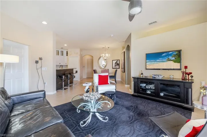 6225  Wilshire Pines  CIR, Naples, FL 34109