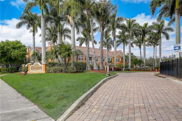 1854  Concordia Lake  CIR, Cape Coral, FL 33909