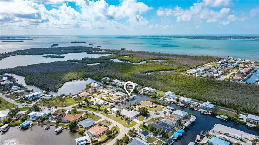 2805 8th Ave, St. James City, Florida 33956