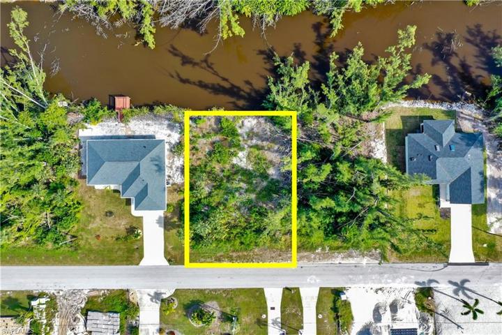 3754 Stabile RD, ST. JAMES CITY FL 33956