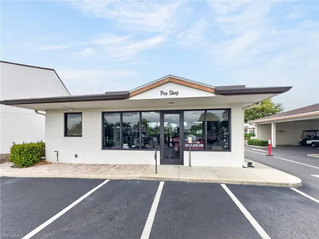 1624 Pine Valley Dr 218, Fort Myers, Florida 33907