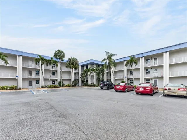 1624 Pine Valley Dr 218, Fort Myers, Florida 33907