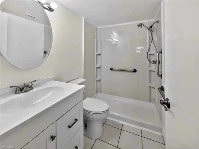 1624 Pine Valley Dr 218, Fort Myers, Florida 33907