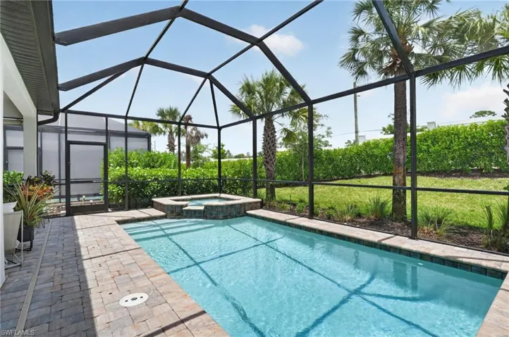 Pool & Spa